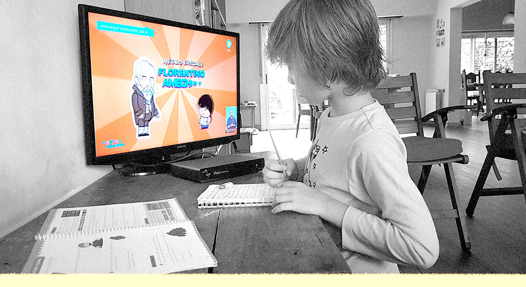 Niño tomando clases a distancia mediante un ordenador